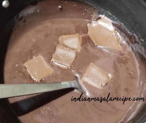 How-to-make-chocolate-sauce-for-donut